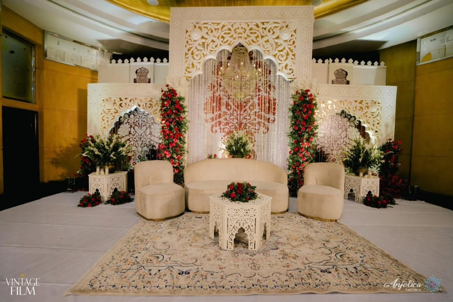 Luxury reception table setup